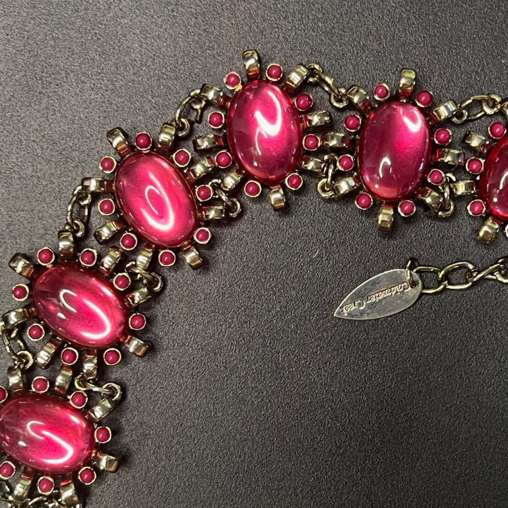 Coldwater Creek - Pink Acrylic Goldtone Gripoix Bracelet 12$